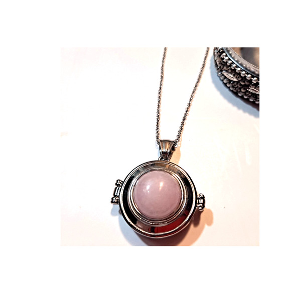 STEAMPUNK FABULOUS! Galilea Rose Quartz Compass Stainless locket - Picture 2 of 10